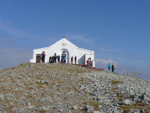 Kaple na vrcholu kopce